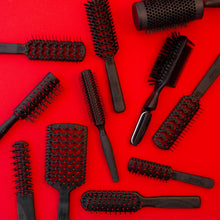 Cricket Static Free Sculpting Brush 680